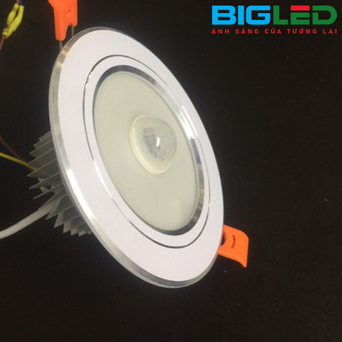 Đèn led âm trần cảm biến 12W BIGLED BL-ACB12V (2) Đèn led âm trần cảm biến 12W BIGLED BL-ACB12V