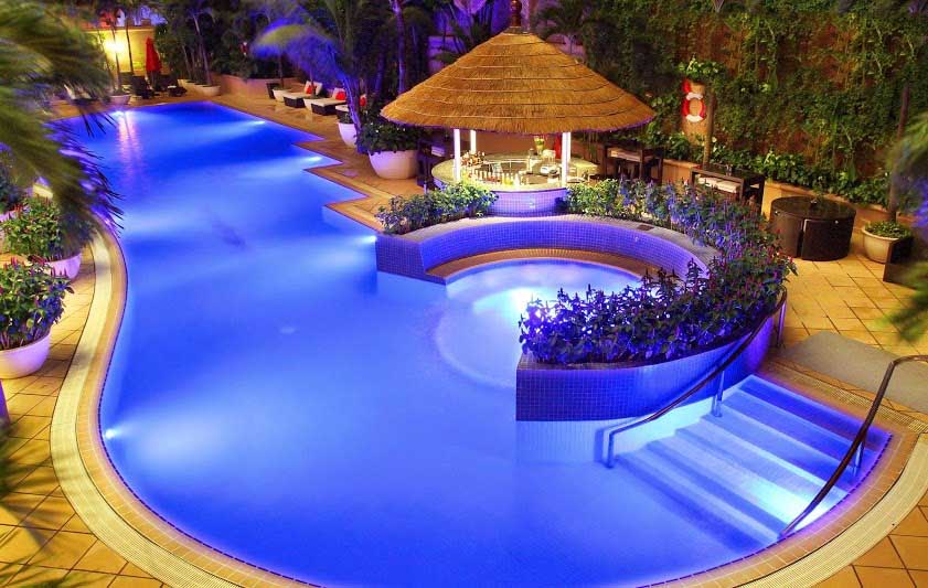 ứng dụng đèn bể bơi